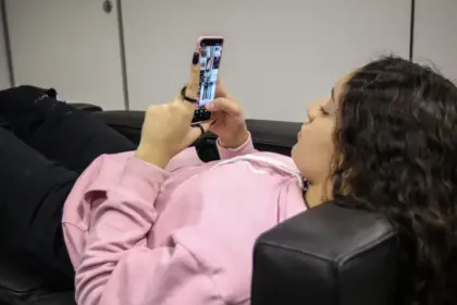 Guia do governo recomenda o não uso de telas para crianças com menos de 2 anos