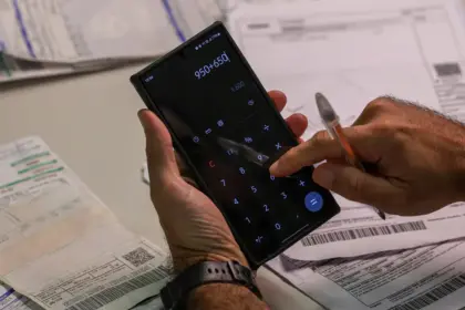 Famílias fazem novos empréstimos para pagar dívidas antigas