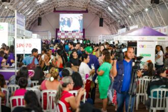 Goiás Social Mulher oferta serviços e 10 mil empregos