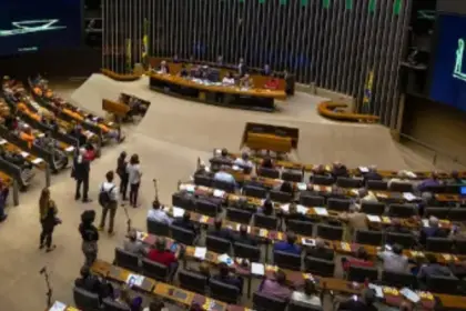 Câmara define partidos que terão comando em comissões