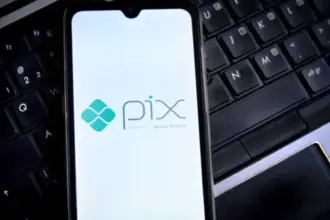 Golpe do PIX: Criminosos estão se passando por bancos para enganar consumidores