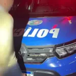 Homem é preso no centro de Goianésia após invadir barbearia e tentar matar jovens com golpes de faca