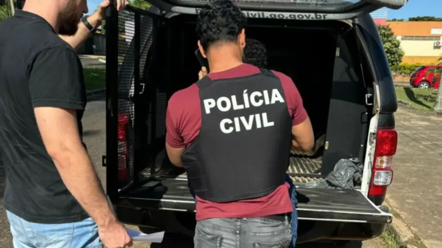 Homem é preso por descumprir medida protetiva e divulgar vídeos íntimos