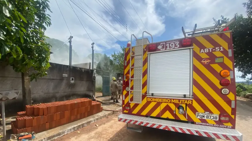 Urgente: Bombeiros são acionados para debelar incêndio em residência no sul de Goianésia