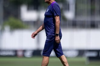 Corinthians demite o técnico argentino Ramón Díaz