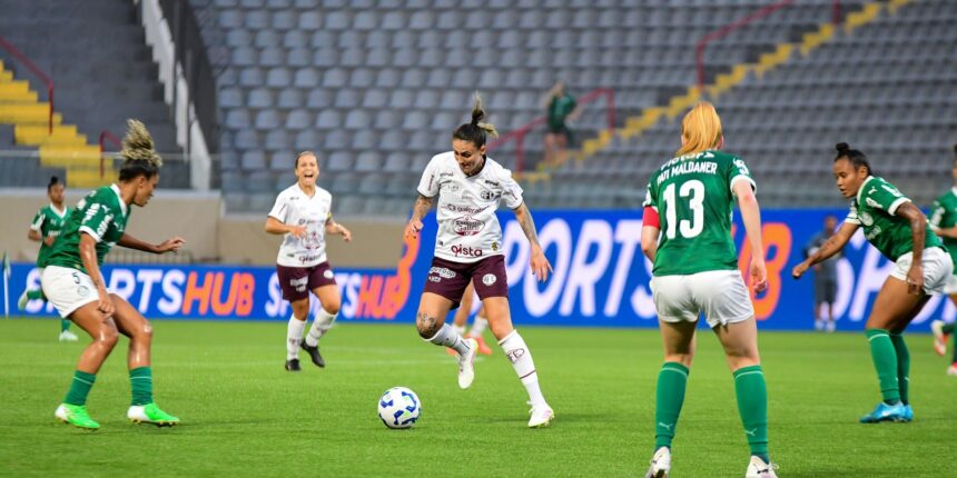 Ferroviária vence para continuar na liderança do Brasileirão feminino Ferroviária vence para continuar na liderança do Brasileirão feminino