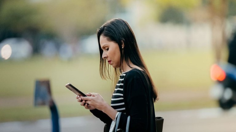 9 em cada 10 brasileiros contam com acesso à telefonia móvel 9 em cada 10 brasileiros contam com acesso à telefonia móvel