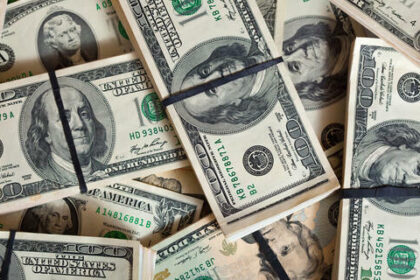 Dólar encerra último pregão a R$ 5,89, em alta de 0,67%