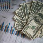 Dólar encerra último pregão em queda de 1,03%, cotado a R$ 5,80