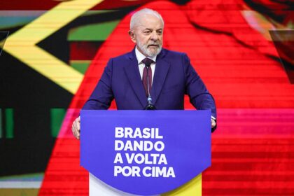 Governo anuncia ampliação do MCMV e antecipação do 13º de aposentados do INSS