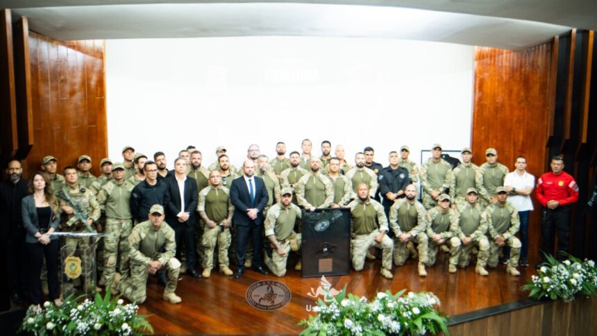 Após meses de treinamento, policiais se formam no curso de elite da Polícia Civil Após meses de treinamento, policiais se formam no curso de elite da Polícia Civil