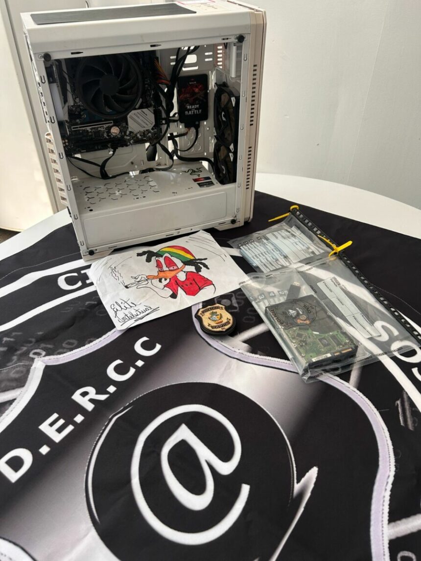 Polícia Civil cumpre busca e apreensão contra investigado que instigou adolescente à automutilação via chat online