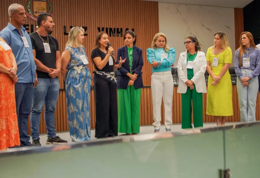 Câmara de Goianésia sedia encontro regional de apoio técnico em assistência social