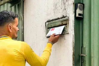 Carnês do IPTU 2025 estão sendo entregues pelos Correios em Goianésia; primeira parcela vence em 10 de abril