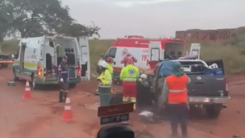 Colisão entre caminhonete e caminhão deixa um morto e dois feridos na BR-080, próximo a Barro Alto