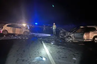 Colisão frontal na BR-414 mata três jovens e deixa três feridos
