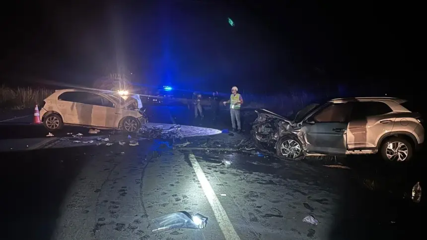 Colisão frontal na BR-414 mata três jovens e deixa três feridos