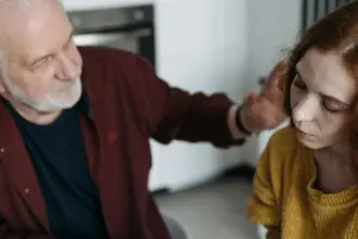 Como ajudar um dependente químico que recaiu: Estratégias efetivas e suporte essencial