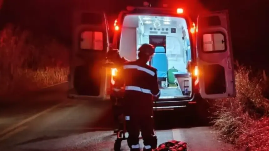 Mulher fica presa às ferragens durante capotamento próximo à Usina Goianésia