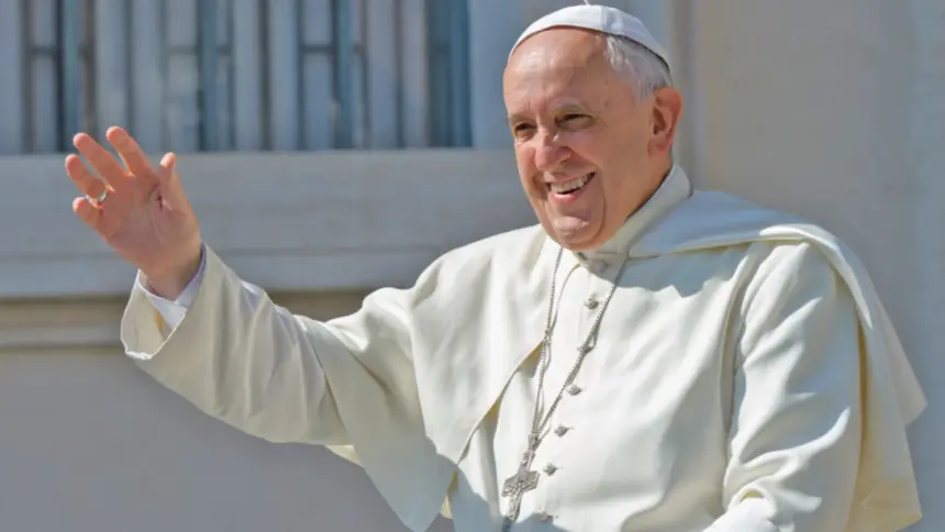 Papa simplificou o próprio funeral e será enterrado em caixão simples de madeira