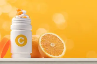 Vitamina C segue como queridinha da saúde: entenda por que ela é indispensável para o corpo