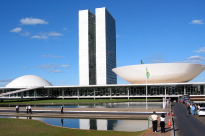 Boletim Legislativo: PEC da Reeleição, CPI do INSS e Licenciamento Ambiental no radar do Congresso