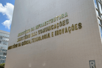 Mcom amplia distribuição de kits de antenas de TV digital parabólica, via satélite, para 3 municípios pernambucanos