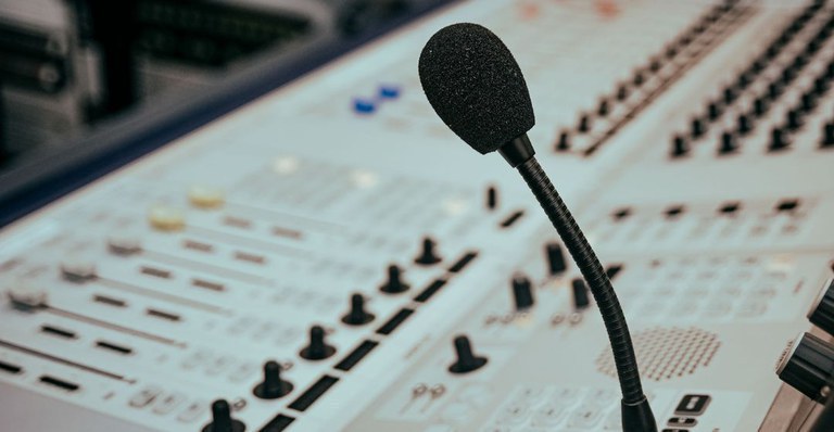 Ministério das Comunicações prorroga inscrições para interessados em operar rádios comunitárias Ministério das Comunicações prorroga inscrições para interessados em operar rádios comunitárias