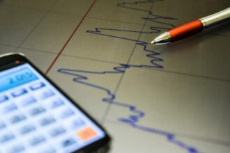 PIB menor em 2025: economia brasileira perde fôlego, aponta CNI