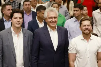 “Convivência respeitosa e diálogo constante têm garantido avanços para Goiás”, afirma Daniel Vilela em homenagem a Bruno Peixoto