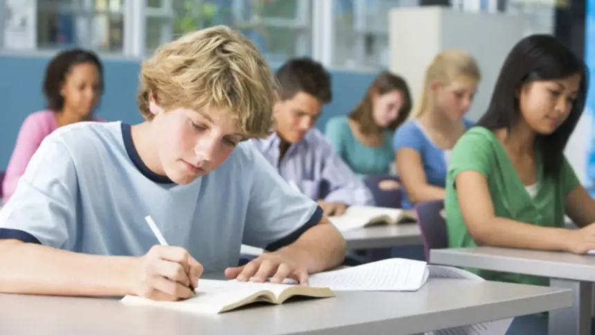 Estratégias Eficazes para Melhorar a Atenção do Aluno em Aula