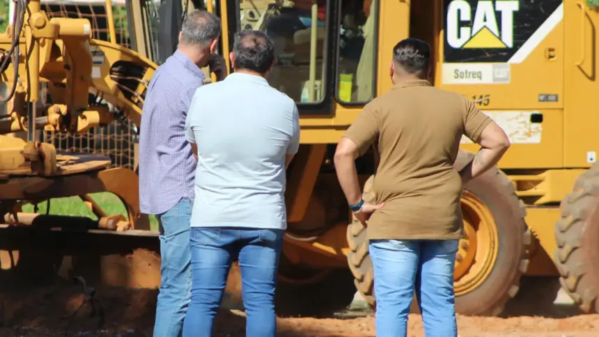 Prefeito Renato de Castro acompanha início das obras de revitalização do Centro Desportivo, que receberá novas modalidades Prefeito Renato de Castro acompanha início das obras de revitalização do Centro Desportivo, que receberá novas modalidades