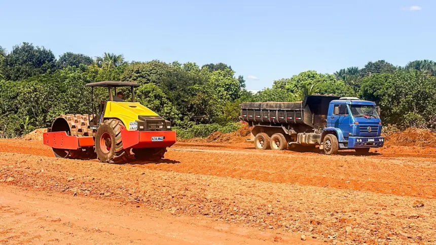 Prefeito Renato de Castro acompanha obras da nova creche no Bairro Dona Fiíca Prefeito Renato de Castro acompanha obras da nova creche no Bairro Dona Fiíca