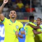 Brasil goleia Espanha e avança à semi do Mundial de futebol de areia