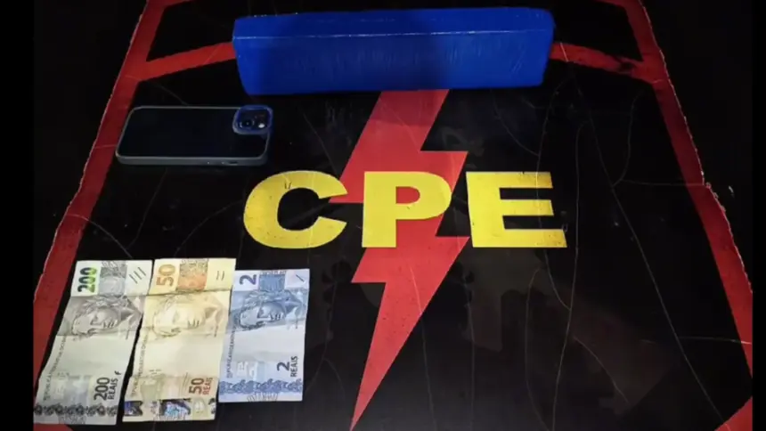 Suspeito de tráfico é preso pela CPE com maconha e moto de alta cilindrada