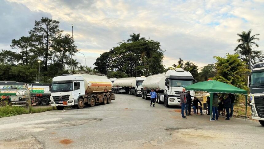 Greve de caminhoneiros em MG: categoria ameaça nova paralização, caso a Vibra Energia não atenda reivindicações