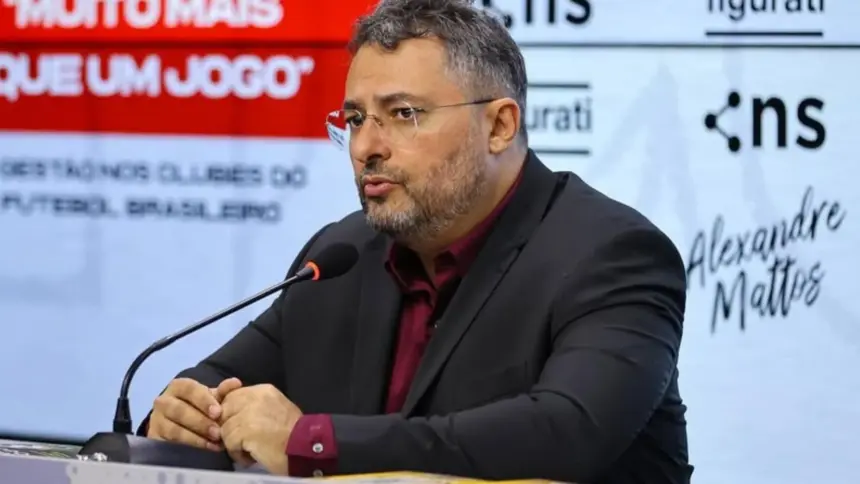 Alexandre Mattos vai ao CT Rei Pelé e confirma acerto com o Santos; Gil decide cumprir contrato