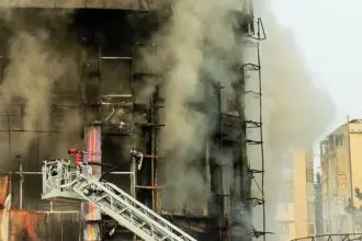 Brasileira morre ao pular do 4º andar para escapar de incêndio em prédio na Itália