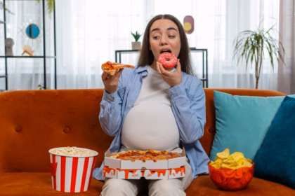 Entenda por que as mulheres sentem desejos durante a gravidez