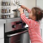 5 cuidados para prevenir queimaduras em crianças