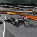 Durante operação policial, CPE recupera carro roubado e apreende 3 armas de fogo