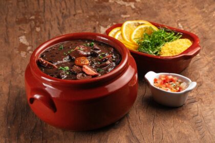 5 receitas fáceis e deliciosas de feijoada vegana