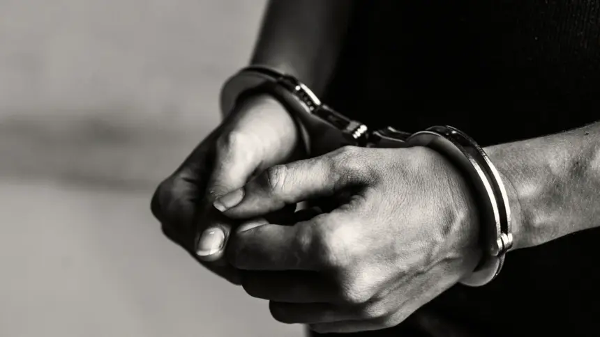 Madrasta é presa em flagrante por maus-tratos contra criança de 9 anos em Goianésia