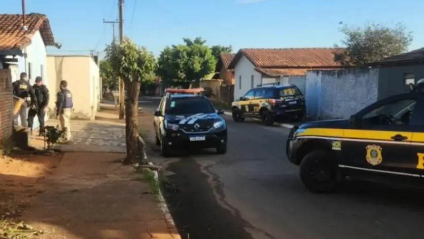 Polícia Civil desarticula organização familiar de tráfico de drogas em Uruana e Goianésia Polícia Civil desarticula organização familiar de tráfico de drogas em Uruana e Goianésia