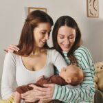 3 métodos de reprodução assistida para casais LGBTQIAPN+