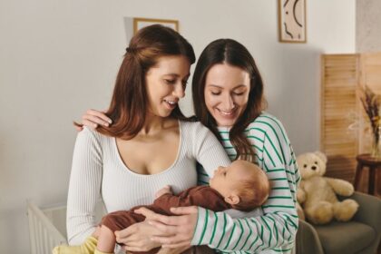 3 métodos de reprodução assistida para casais LGBTQIAPN+