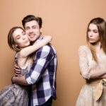 5 simpatias para afastar a inveja do relacionamento