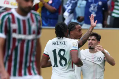 João Pedro marca dois e tira Fluminense da Copa do Mundo de Clubes