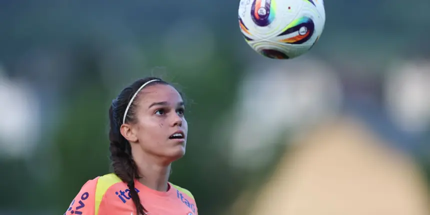 Lesão tira meio-campista Ana Vitória da disputa da Copa América Lesão tira meio-campista Ana Vitória da disputa da Copa América