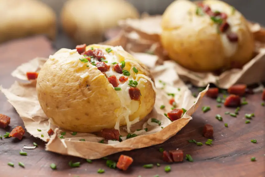 7 receitas práticas de batata recheada para o inverno